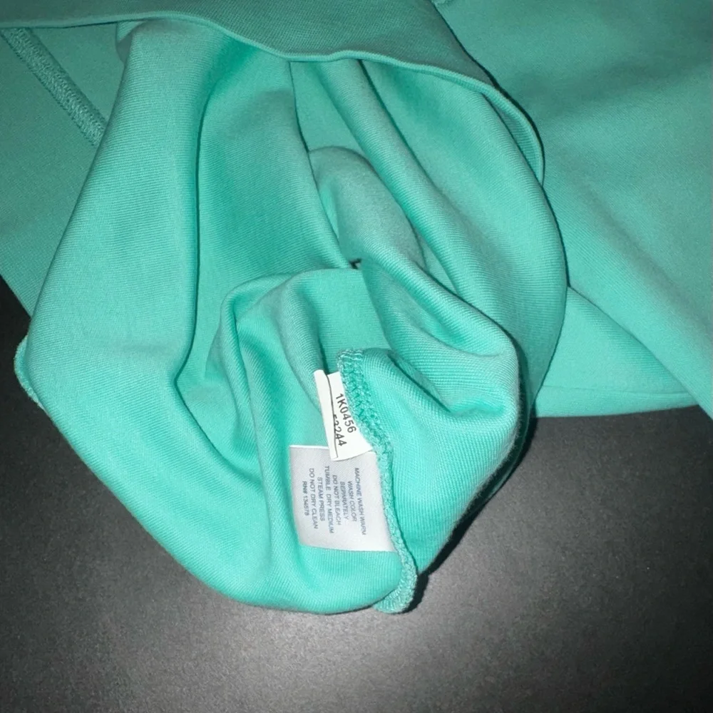 Vineyard Vines Men's Mint Green 3/4 Sweater Resort wear. Circa 2014.